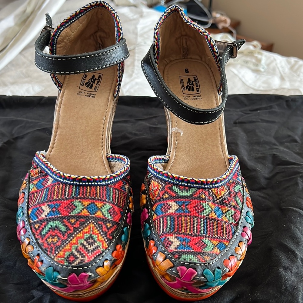 hecho en México shoes . Size 9 but fits a 10